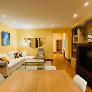 Casa Naranja - Centrally located, spacious, unique